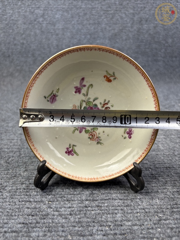 古玩陶瓷粉彩花卉紋盤真品鑒賞圖