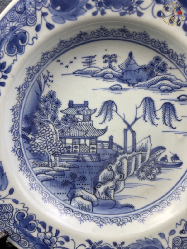 古玩陶瓷青花山水亭臺樓閣紋盤真品鑒賞圖