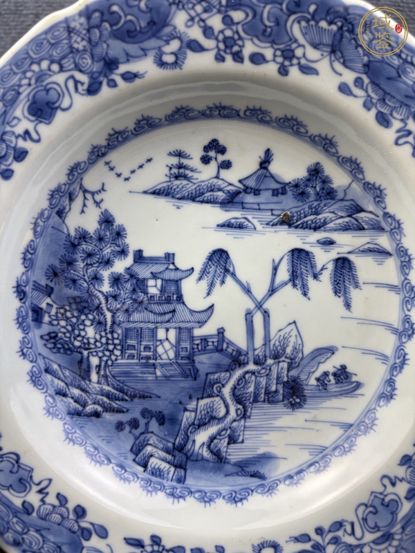 古玩陶瓷青花山水亭臺樓閣紋盤真品鑒賞圖