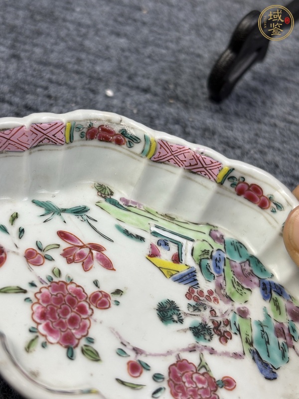 古玩陶瓷雍正粉彩花卉紋小盤真品鑒賞圖