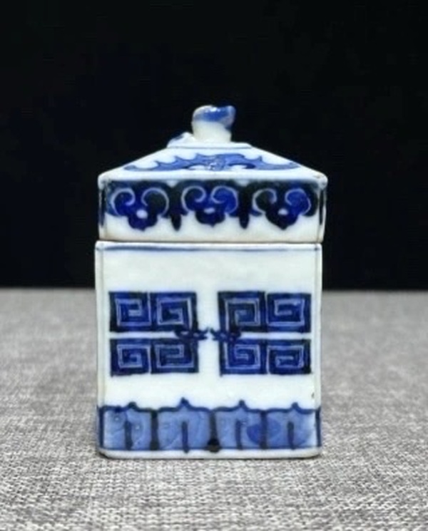古玩轉(zhuǎn)賣青花夔龍紋溫酒器拍賣，當(dāng)前價格3888元
