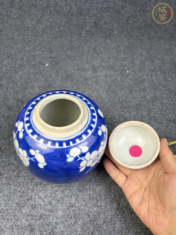 古玩陶瓷青花留白冰梅紋蓋罐真品鑒賞圖
