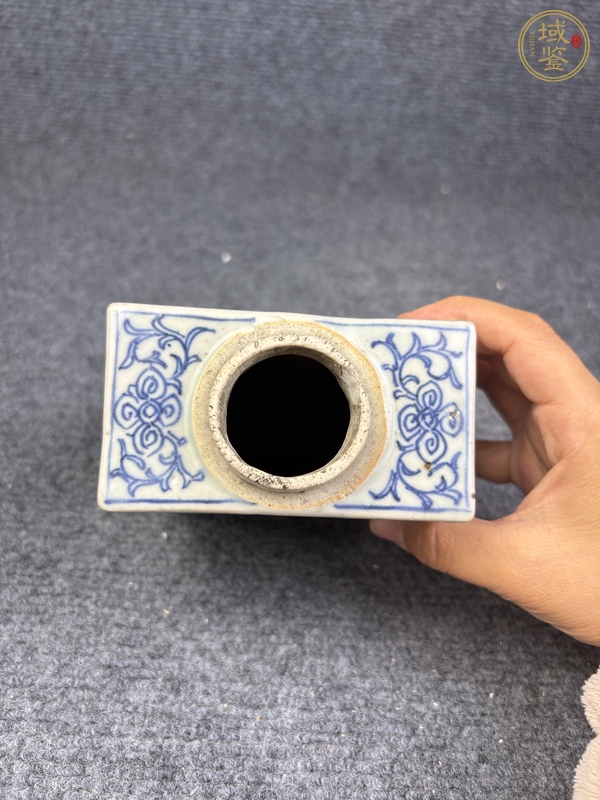 古玩陶瓷青花纏枝蓮紋茶葉罐真品鑒賞圖