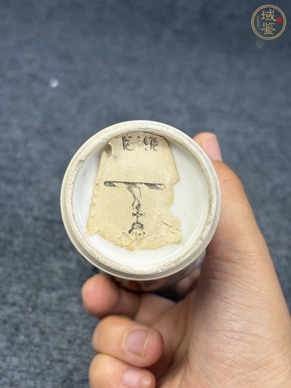 古玩陶瓷乾隆廣彩合家歡雞腿瓶真品鑒賞圖