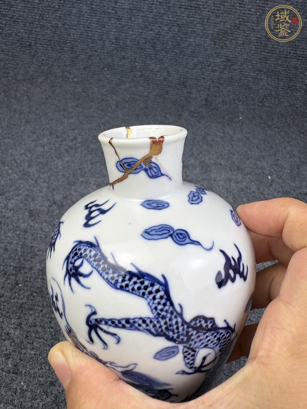 古玩陶瓷青花云龍紋梅瓶真品鑒賞圖