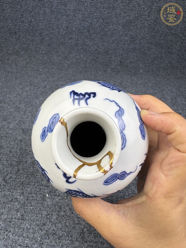 古玩陶瓷青花云龍紋梅瓶真品鑒賞圖