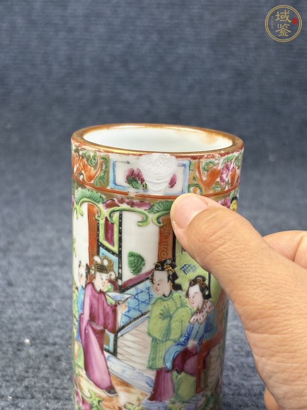 古玩陶瓷廣彩人物故事花鳥紋筆筒真品鑒賞圖