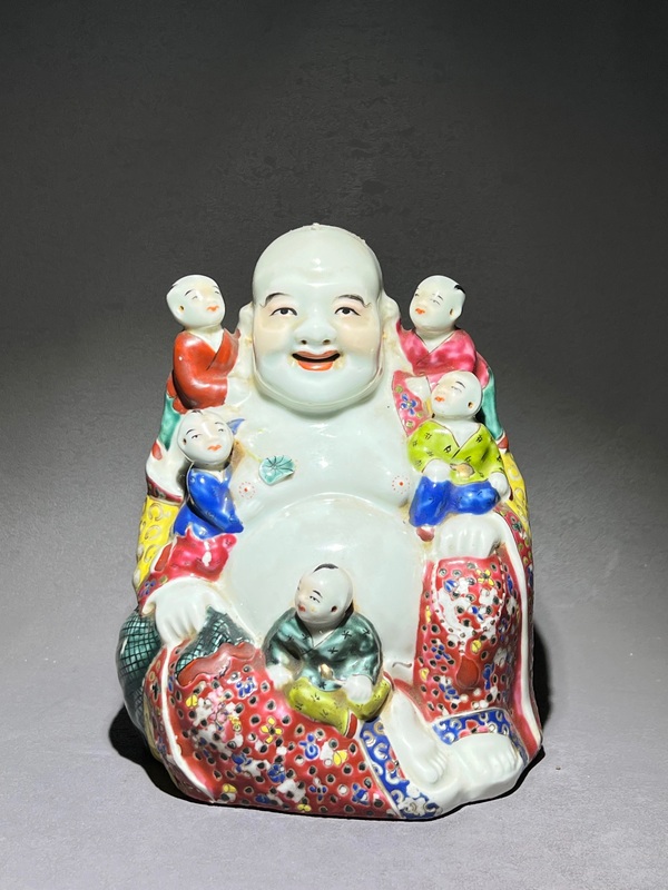 古玩轉(zhuǎn)賣民國五子鬧佛粉彩塑像拍賣，當(dāng)前價格125元