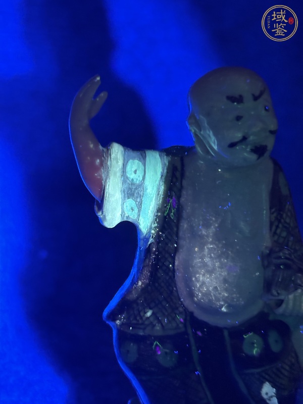 古玩陶瓷素三彩人物素像真品鑒賞圖