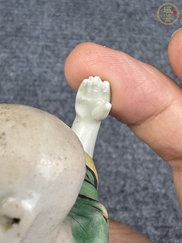 古玩陶瓷素三彩人物素像真品鑒賞圖