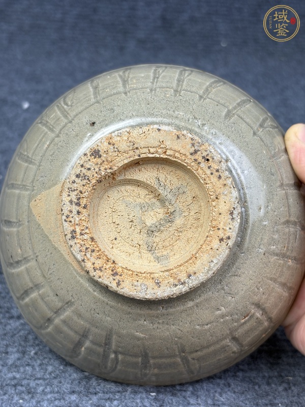 古玩陶瓷龍泉青瓷蓮瓣紋碗真品鑒賞圖