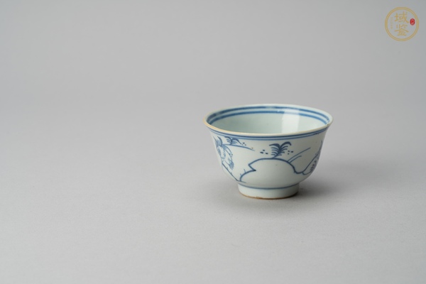 古玩花果紋青花杯真品鑒賞圖