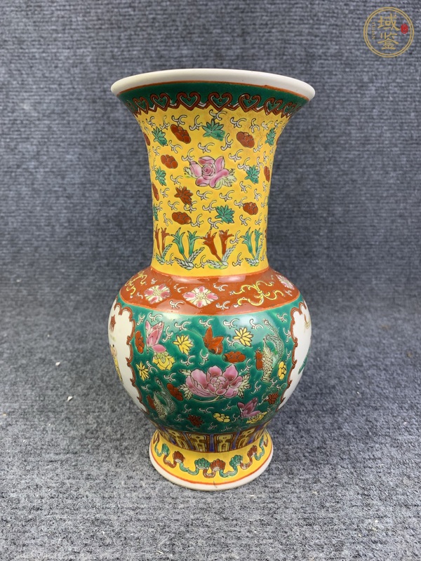 古玩陶瓷粉彩開窗嬰戲紋賞瓶真品鑒賞圖
