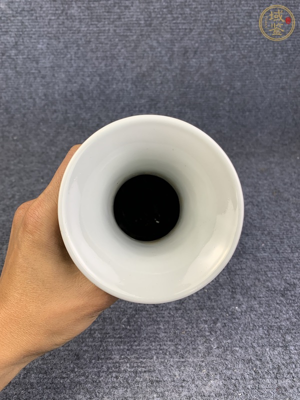 古玩陶瓷粉彩開窗嬰戲紋賞瓶真品鑒賞圖