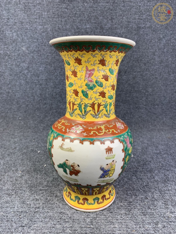 古玩陶瓷粉彩開窗嬰戲紋賞瓶真品鑒賞圖