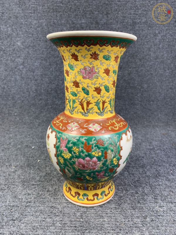 古玩陶瓷粉彩開窗嬰戲紋賞瓶真品鑒賞圖