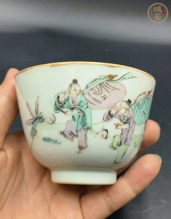 古玩陶瓷麒麟送子粉彩杯真品鑒賞圖