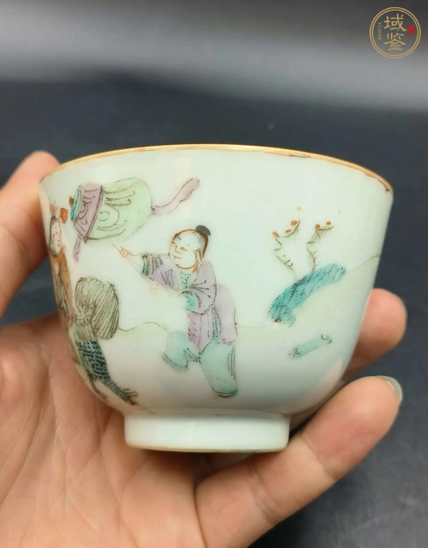 古玩陶瓷麒麟送子粉彩杯真品鑒賞圖