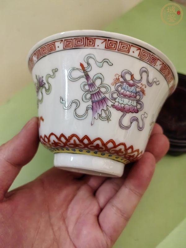 古玩陶瓷佛家八寶粉彩杯真品鑒賞圖