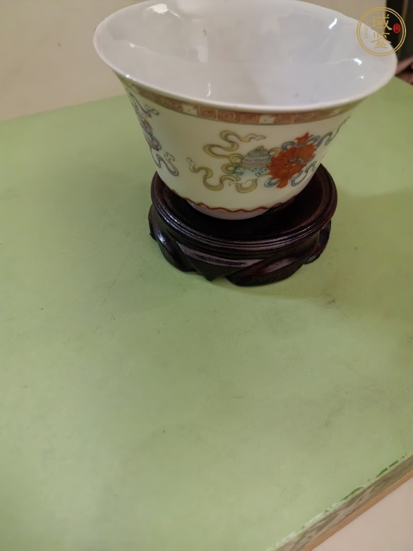古玩陶瓷佛家八寶粉彩杯真品鑒賞圖