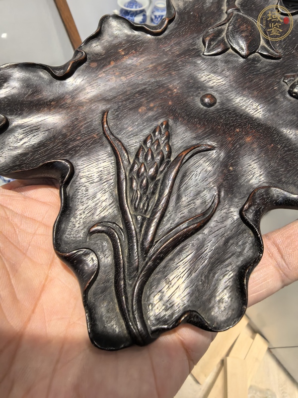 古玩雜項紫檀雕刻-荷葉承盤真品鑒賞圖