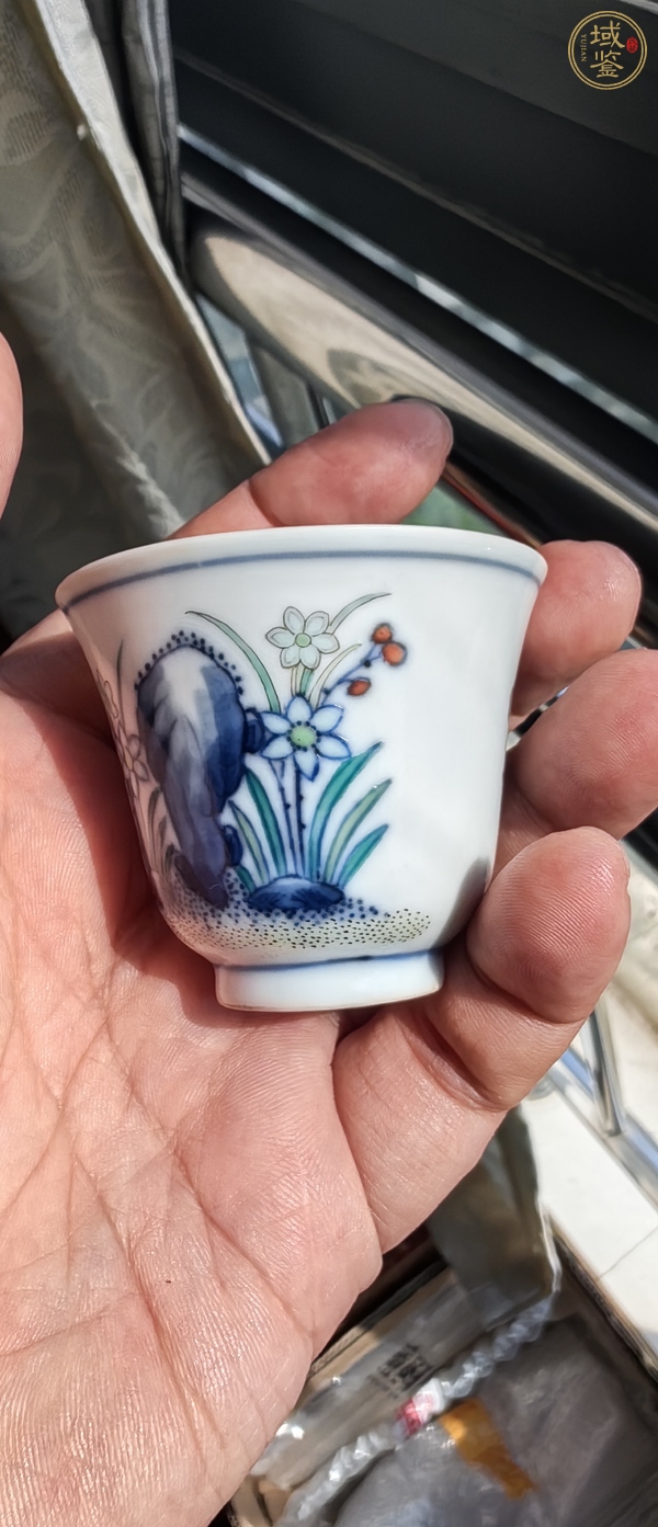 古玩陶瓷斗彩洞石水仙紋杯真品鑒賞圖