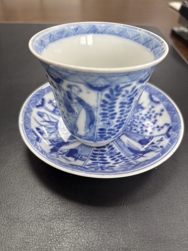 古玩轉(zhuǎn)賣(mài)青花杯盤(pán)拍賣(mài)，當(dāng)前價(jià)格900元