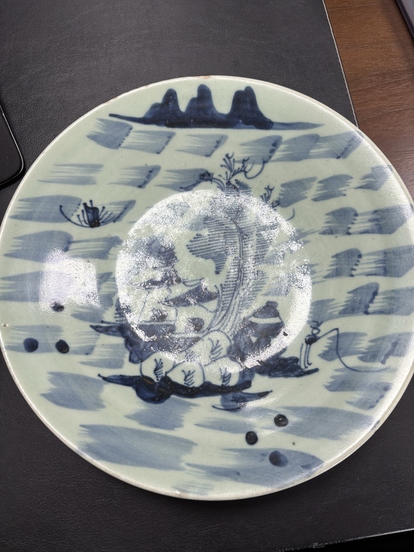 古玩轉(zhuǎn)賣(mài)豆青釉青花盤(pán)拍賣(mài)，當(dāng)前價(jià)格900元