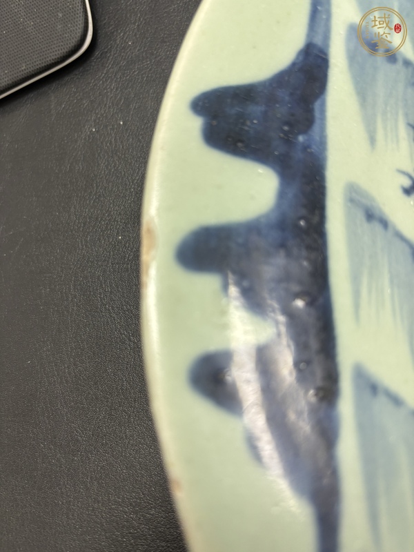 古玩陶瓷豆青釉青花盤真品鑒賞圖