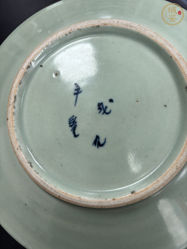 古玩陶瓷豆青釉青花盤真品鑒賞圖