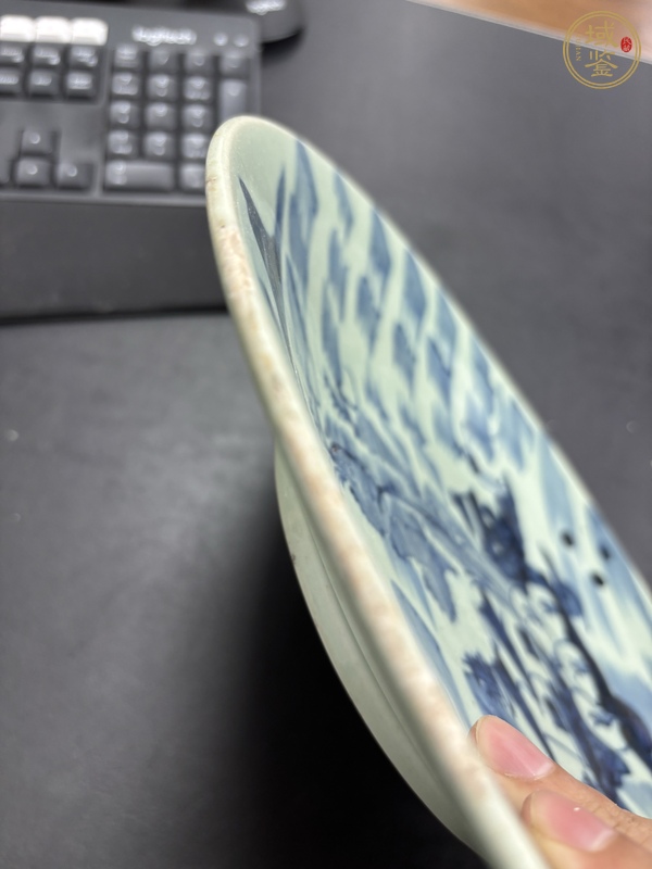古玩陶瓷豆青釉青花盤真品鑒賞圖