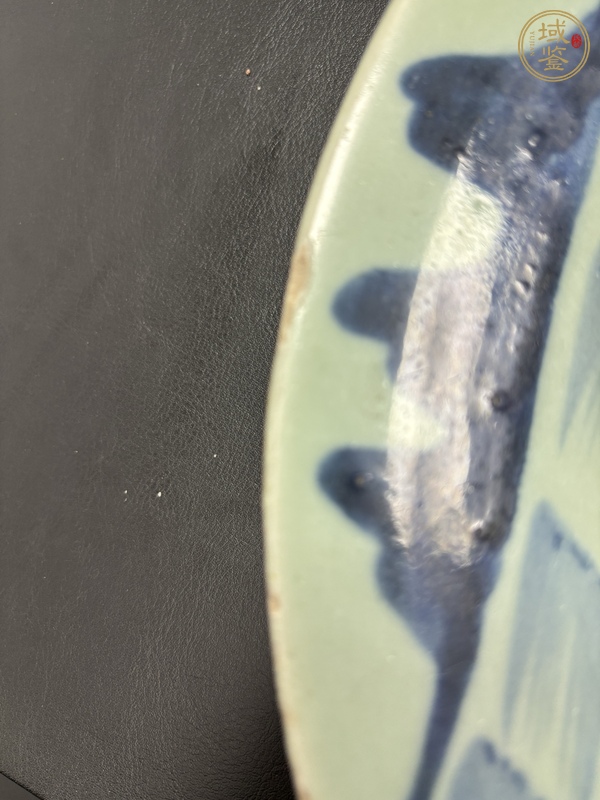 古玩陶瓷豆青釉青花盤真品鑒賞圖