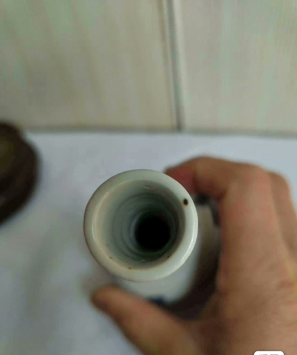 古玩陶瓷清中期青花山水長頸瓶拍賣，當(dāng)前價格4998元