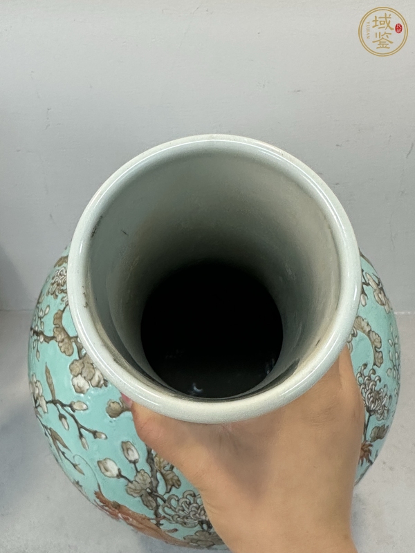 古玩陶瓷花間龍紋綠松石釉地墨彩天球瓶真品鑒賞圖