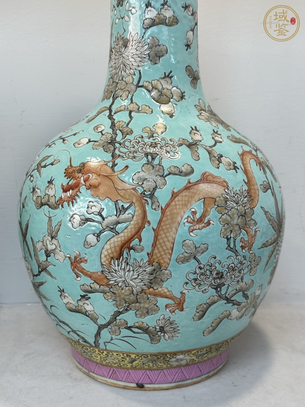 古玩陶瓷花間龍紋綠松石釉地墨彩天球瓶真品鑒賞圖