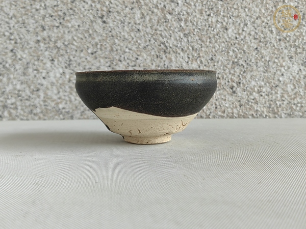 古玩陶瓷閩侯窯黑釉茶盞真品鑒賞圖