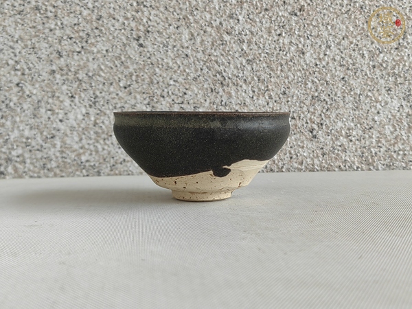 古玩陶瓷閩侯窯黑釉茶盞真品鑒賞圖