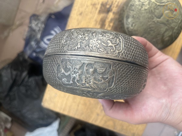 古玩銅器銀盒真品鑒賞圖
