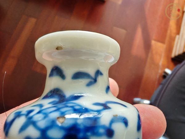 古玩陶瓷青花花鳥紋小瓶真品鑒賞圖