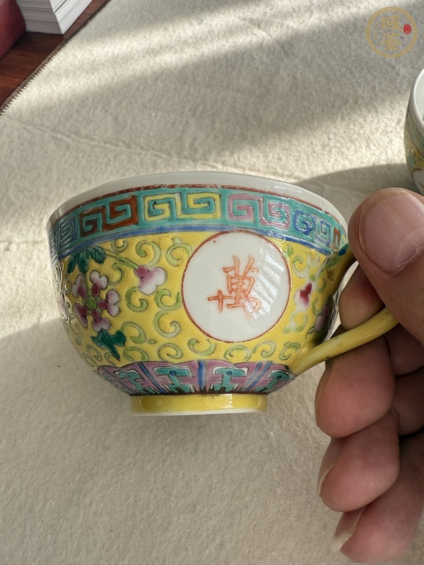 古玩陶瓷吉語紋粉彩執杯真品鑒賞圖