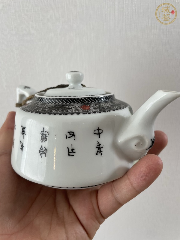 古玩陶瓷粉彩人物故事壺真品鑒賞圖