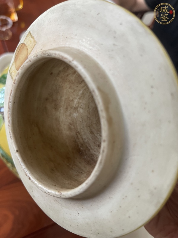 古玩陶瓷瓜蝶連綿瓜棱蓋罐真品鑒賞圖