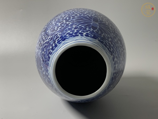 古玩陶瓷晚清期·青花纏枝花卉紋蓮子尊真品鑒賞圖