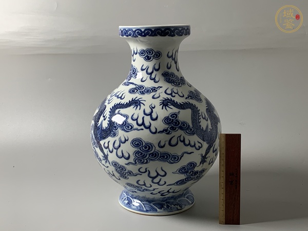 古玩陶瓷清末民初·青花雙龍戲珠紋盤口尊真品鑒賞圖