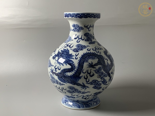 古玩陶瓷清末民初·青花雙龍戲珠紋盤口尊真品鑒賞圖