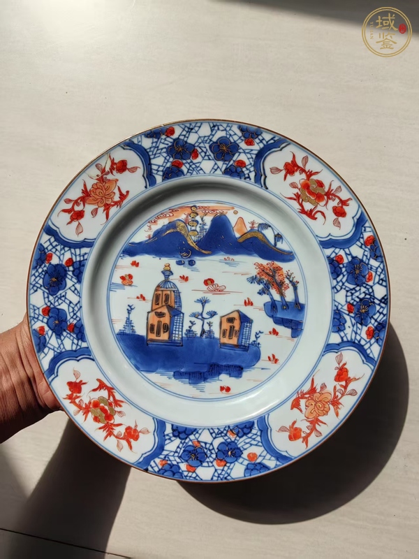 古玩陶瓷山水紋青花礬紅盤真品鑒賞圖