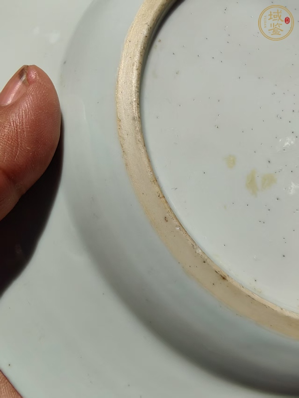 古玩陶瓷山水紋青花礬紅盤真品鑒賞圖