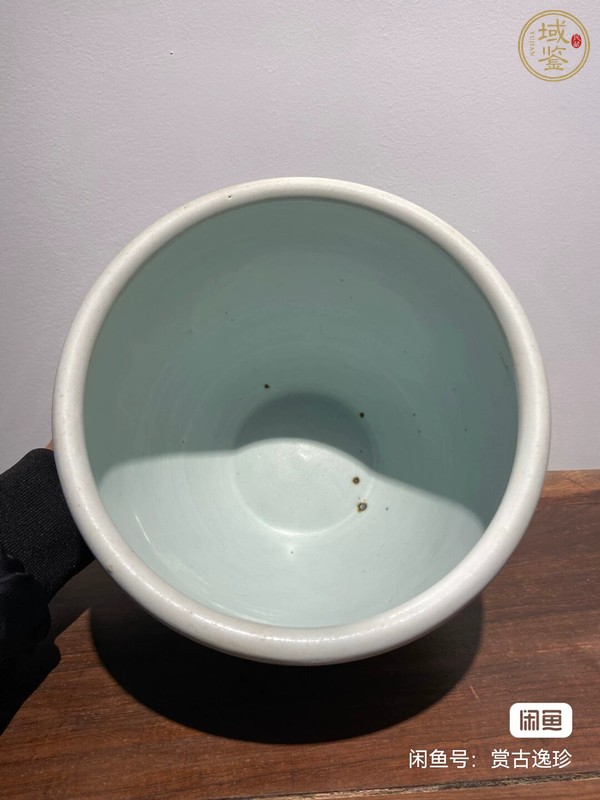 古玩陶瓷花卉紋青花缸真品鑒賞圖