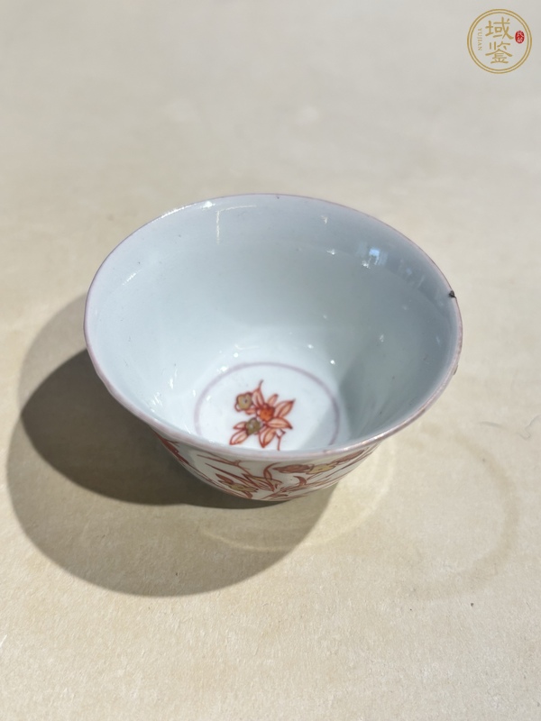 古玩陶瓷礬紅描金花卉紋杯真品鑒賞圖