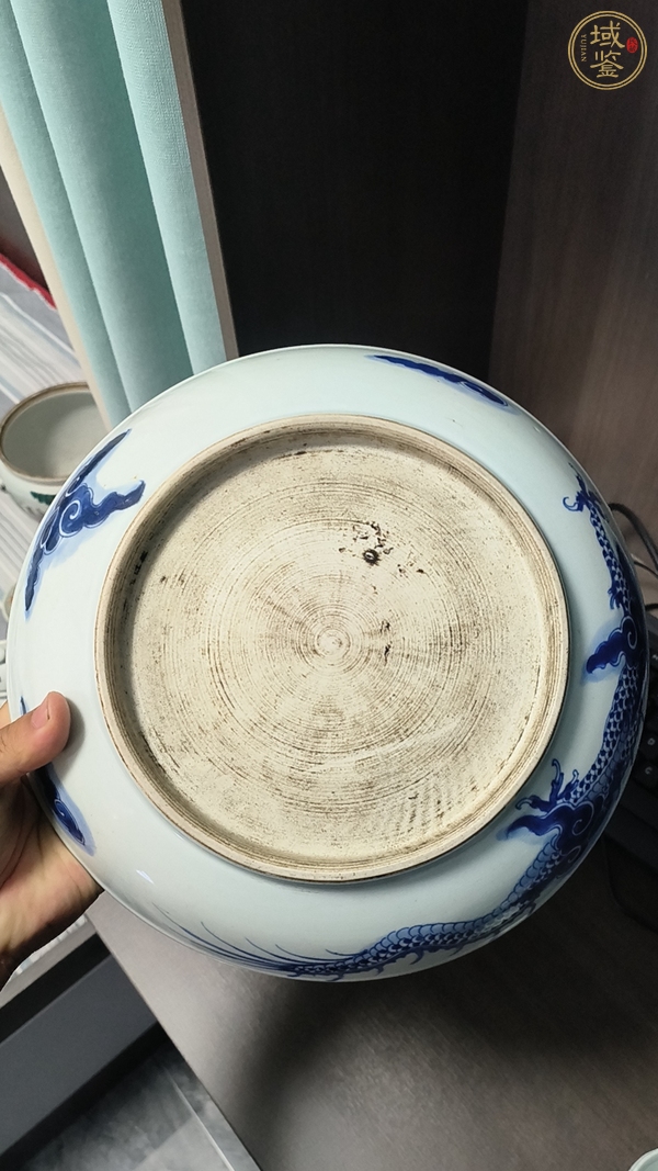 古玩陶瓷雍乾青花過墻龍紋盤 真品鑒賞圖